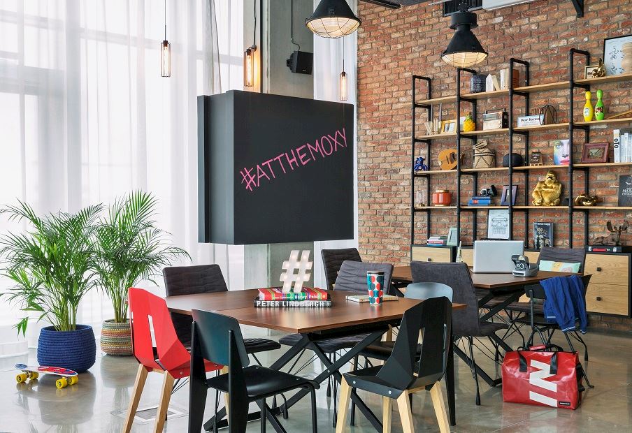Lobby Lounge w Moxy Katowice Airport